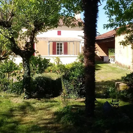 Les Lucioles, Charme, Calme, Nature Et Fraicheur Holiday home