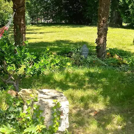 Hébergement de vacances Au Coeur De La Forêt, De 2 à 14 Personnes *